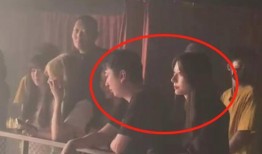 网红小a视频吃瓜,揭秘娱乐圈幕后真相